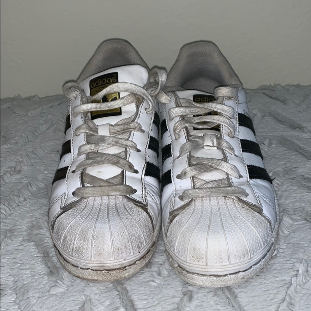 Adidas superstars